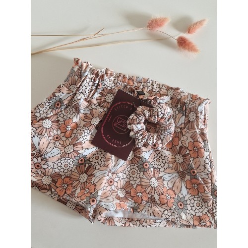 Shorts Flower (kies een maat groter) Shorts Flower (kies een maat groter)